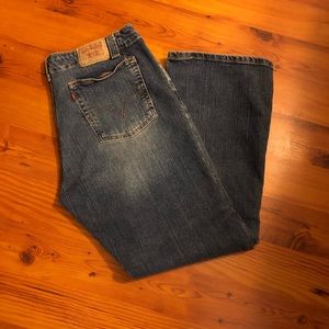 525 Levi Jeans